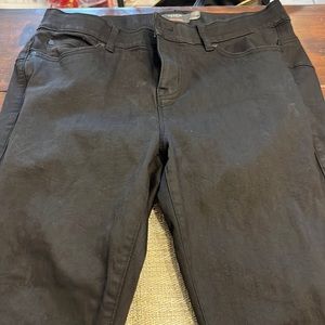 Torrid size 16 premium stretch bombshell skinny jeans